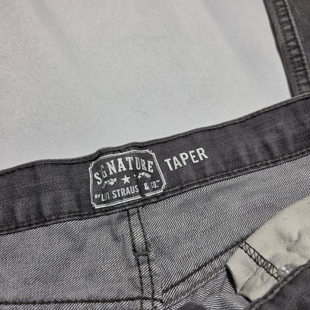 Signature by Levi Strauss & Co Mens Taper Fit Grey Denim Jeans 32x29 - Picture 2 of 8